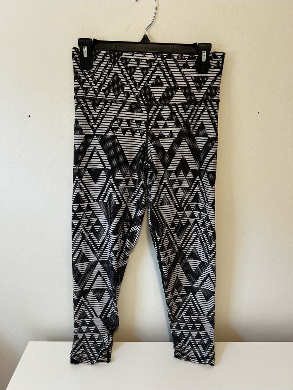 aerie Black & White Geometric Tribal Print Leggings
